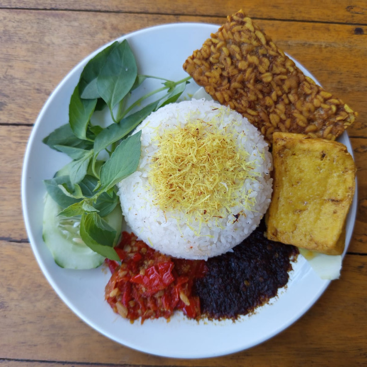 Nasi Tahu Tempe Bumbu Hitam