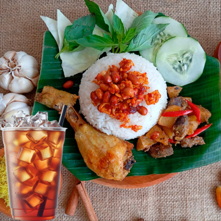 SPESIAL  Nasi Ayam Gorengl Xtra Es Teh