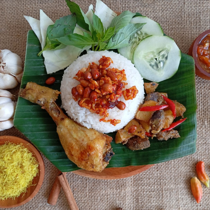 ^^SPESIAL^^ Nasi Ayam Goreng spesial